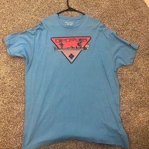 Men’s XXL PFG shirt. Only worn a couple times, in good condition.